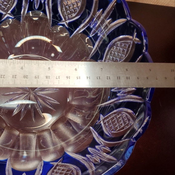 Sold!Vintage Blue Cut to Clear Crystal Console Bowl Cobalt Blue Signed  9"x4" - Picture 8 of 8